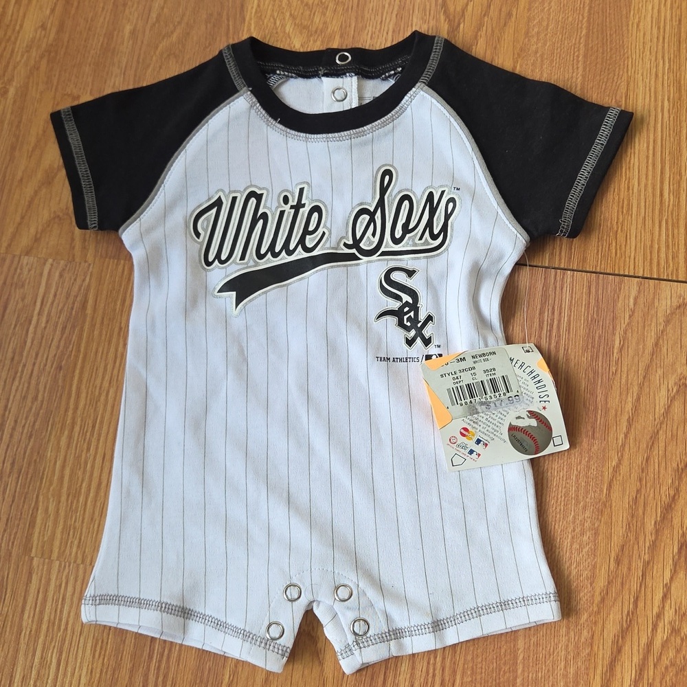 MLB Chicago White Sox Baby Romper NWT 0-3M Outfit Baseball Fan